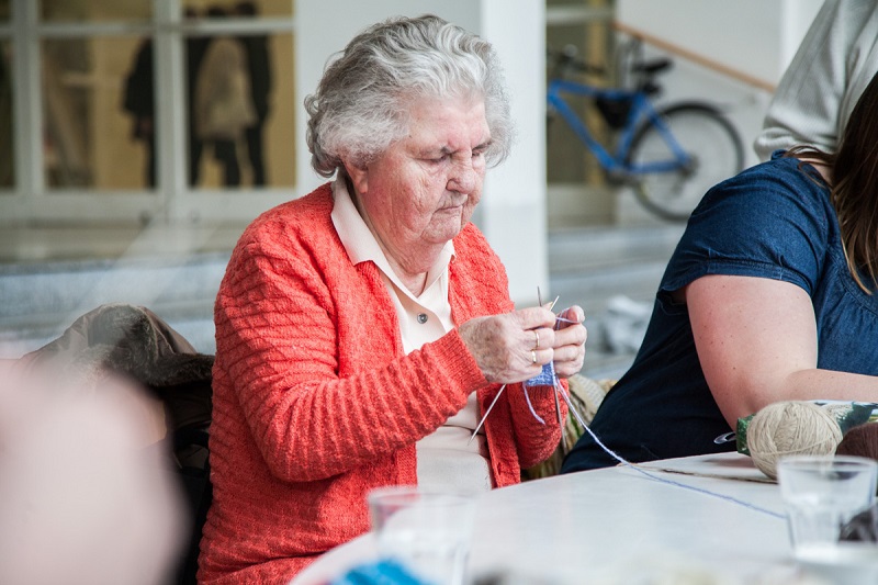 Pomáháme nadaci Elpida a českým seniorům